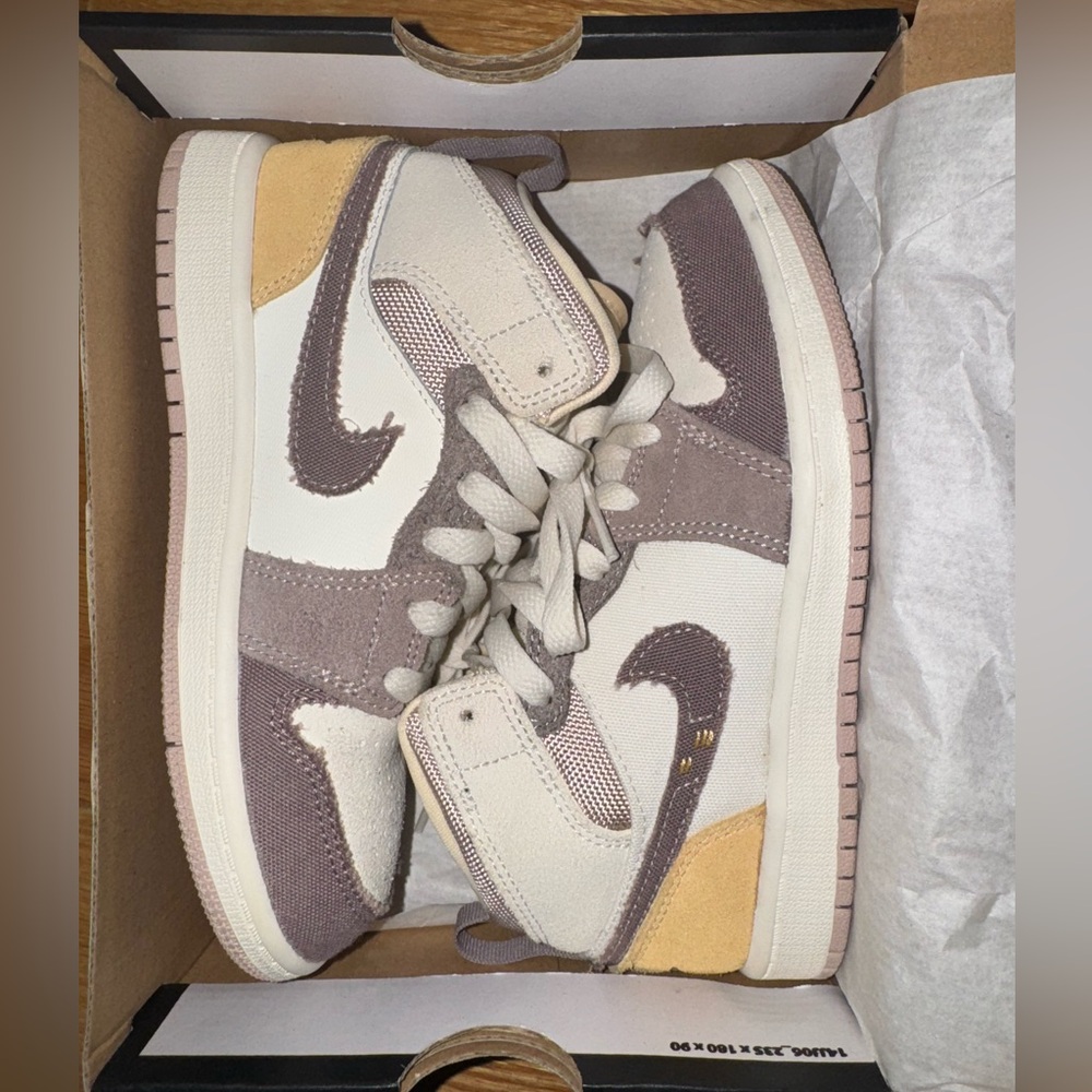 Jordan 1 MID SE Craft Kids